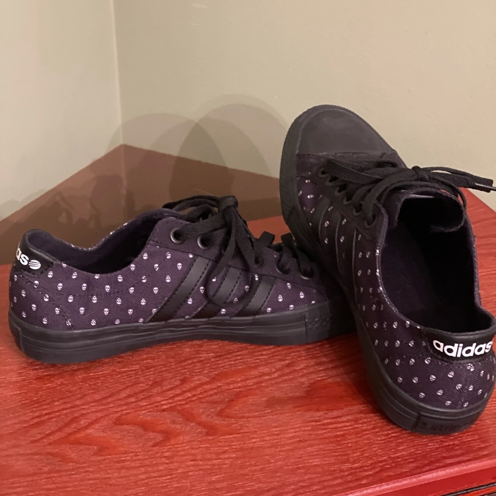 Adidas Neo Skull edition